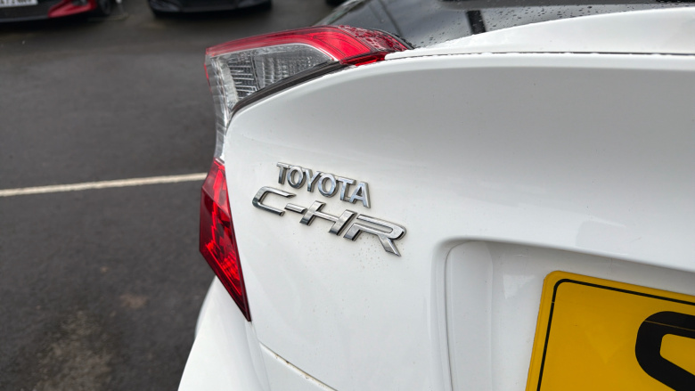 Toyota C-HR 1.8 Hybrid Design 5dr CVT Hybrid Hatchback